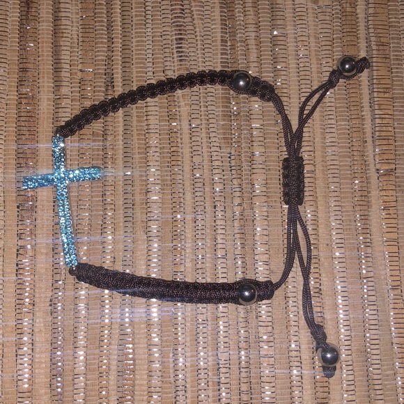 Cross Rope Bracelet - Picture 2 of 2